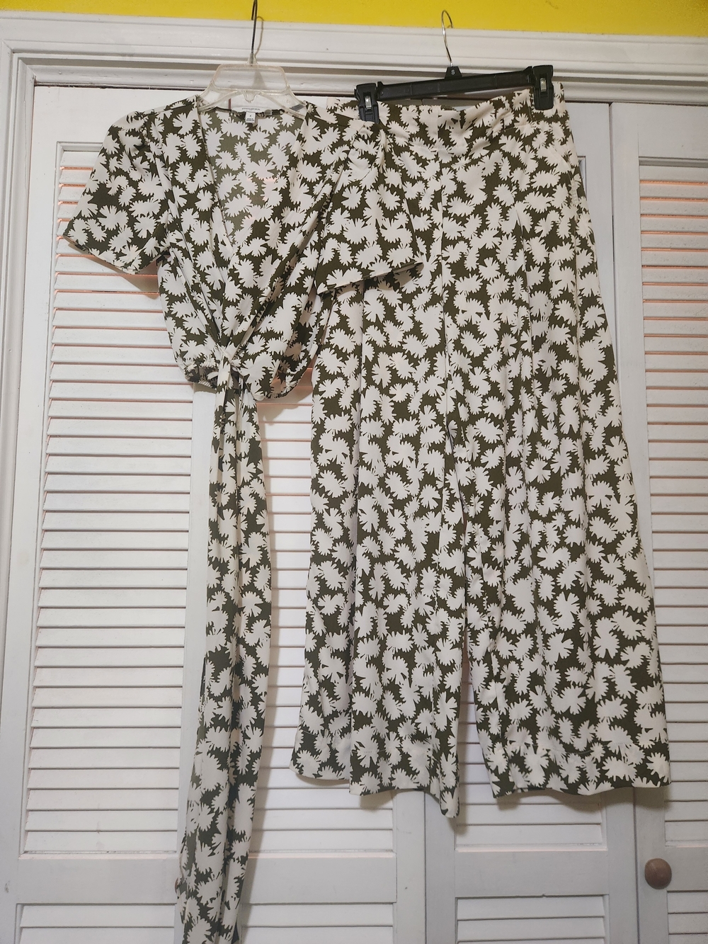 Banana Republic Olive and White Floral Wide-Leg Jumpsuit Set